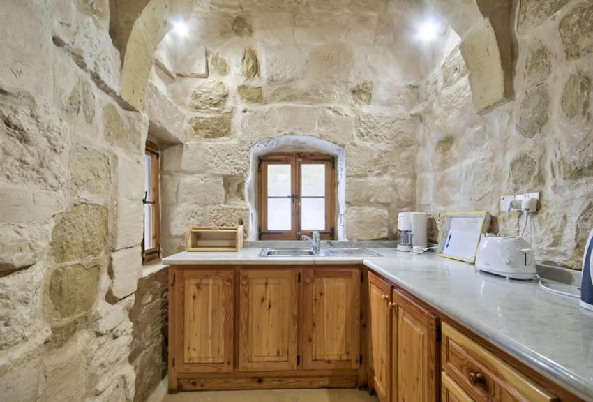 Farmhouse Razzett Cora Victoria Extérieur photo
